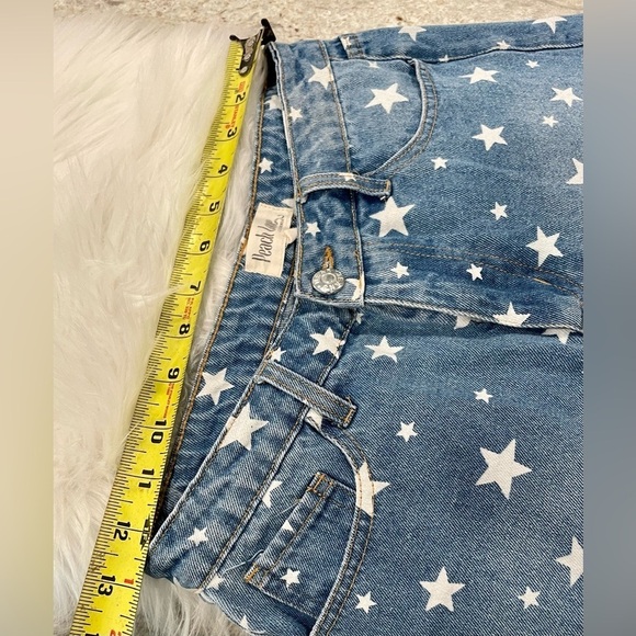Peach Love California - Star Denim Shorts - Size Medium - Picture 6 of 7